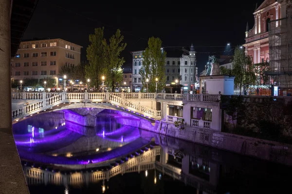 Famosas Três Pontes Praça Preseren Centro Liubliana Coloridas Iluminadas Noite — Fotografia de Stock