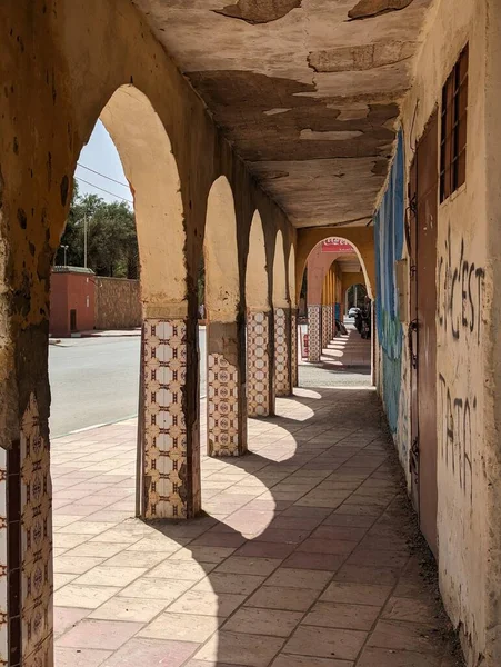 Типичная Колоннада Фасаде Домов Центре Тата Марокко — стоковое фото