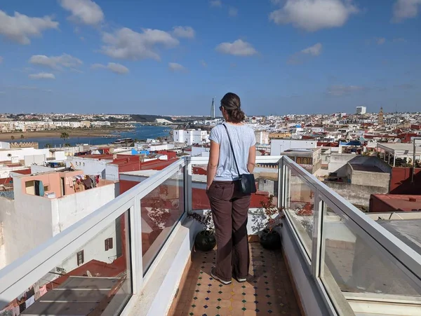 Rabat, Fas 'ın Medine' sinin çatılarında manzaralı panoramik manzara