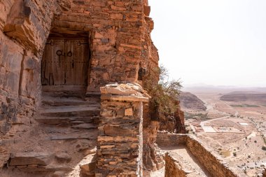 Amtoudi, Fas 'taki eski bir tahıl ambarı olan Aissa Aagadir' i geziyorum.