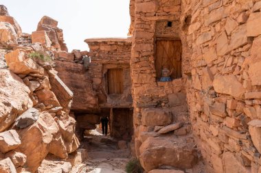 Amtoudi, Fas 'taki eski bir tahıl ambarı olan Aissa Aagadir' i geziyorum.