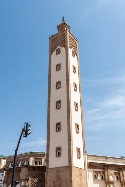 アガディール モロッコの中心部にある豊富な装飾モハメドVモスク — ストック写真