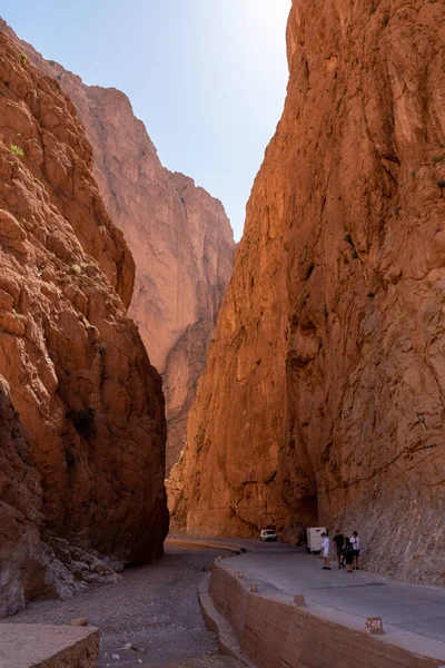 モロッコのアトラス山脈で印象的な急なトッドラのゴージ — ストック写真