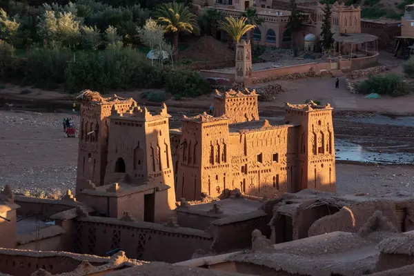 モロッコのアイト ハドウの古代ユネスコの町で歴史的な粘土の家 ロイヤリティフリーのストック写真