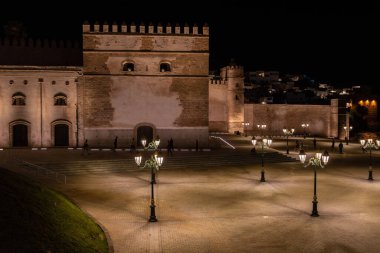 Rabat, Fas 'ın merkezindeki Oudayas' lı Kasbah 'ı aydınlattı.