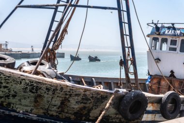 Essaouira, Fas limanındaki balıkçı tekneleri.