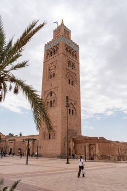 Fas 'ın merkezindeki ünlü Koutoubia Camii' nin minaresi.
