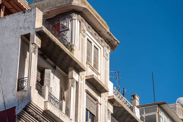 Kazablanka, Fas 'taki Ville Nouvelle' de terk edilmiş eski Art Deco evleri.