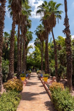 MARRAKECH, FOCCO - 16 Nisan 2023 - Yves Saint Laurent villasında ünlü Jardin Majorelle
