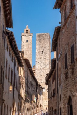 İtalya 'nın San Giovanni kentinden Cugagnesi ve Grosso kulelerinin manzarası