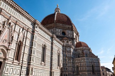 Rönesans Katedrali 'nin Neo-gotik cephesi Santa Maria del Fiore Floransa, İtalya