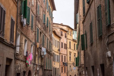 Ortaçağ Siena, İtalya sokaklarında bir yerde