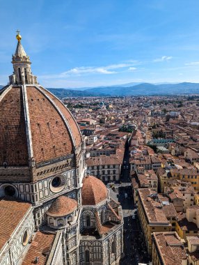 İtalya, Floransa 'daki Santa Maria del Fiore katedralinin dev katedrali ve kubbesi