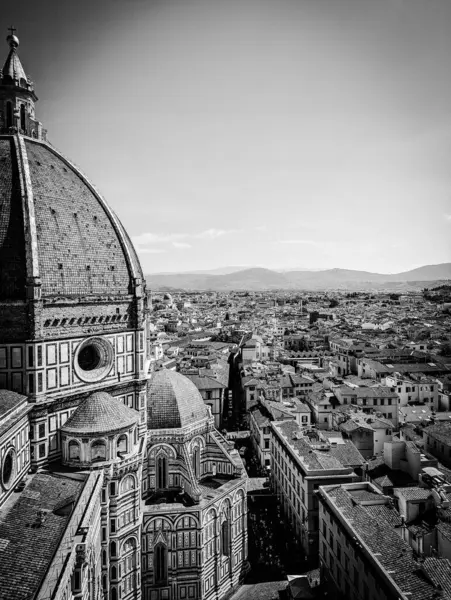 İtalya, Floransa 'daki Santa Maria del Fiore katedralinin dev katedrali ve kubbesi