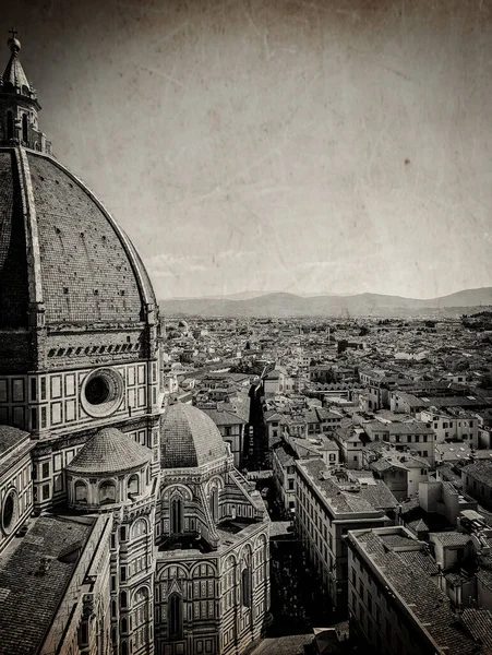 İtalya, Floransa 'daki Santa Maria del Fiore katedralinin dev katedrali ve kubbesi