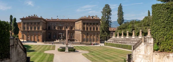 FLORENCE, İtalya - 18 Eylül 2023 - Floransa, İtalya 'da Ünlü Palazzo Pitti
