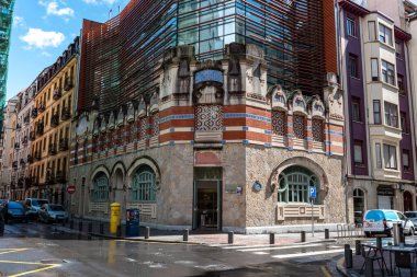 İspanya 'nın Bask Bölgesi Bilbao' nun merkezindeki Eklektik Köşe Binası