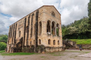 Oviedo 'daki Santa Maria del Naranco Kilisesi, UNESCO dünya mirası bölgesi, Kuzey İspanya' daki Asturias