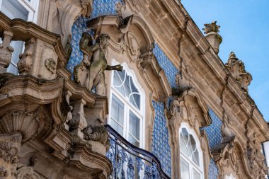 Portekiz 'in Braga şehrinde Palacio do Raio' nun güzel mavi fayanslı cephesi