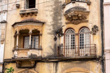 Portekiz, Coimbra 'nın merkezindeki eski bir klasik ev cephesinin detayları
