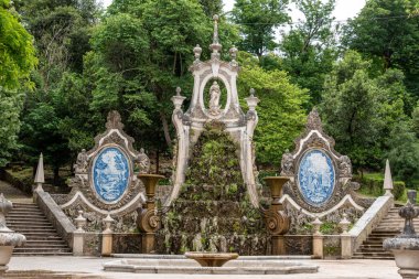 Portekiz, Coimbra 'daki Jardim da Sereia Parkı' ndaki çeşme.