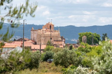 Portekiz Tapınak Tarikatı 'nın eski ana manastırı Tomar' daki Iconic Convento de Cristo 'yu güçlendirdi.