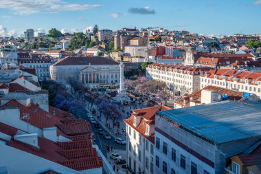 Lizbon 'un muhteşem manzarası, Portekiz, Santa Justa' nın sembolik Elevador 'undan