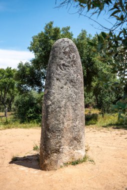 Portekiz, Evora yakınlarındaki Almendres 'te Iconic menhir