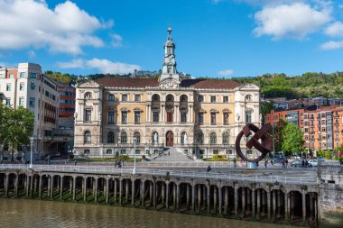 Bilbao, İspanya - Mai 16, 2024 - Bilbao belediye binası cephesi, Bask ülkesinin özerk bölgesi, İspanya