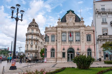 Coimbra, Portekiz - 01 Haziran 2024 - Portekiz Merkez Bankası 'nın Coimbra, Portekiz' deki klasik ev cephesi