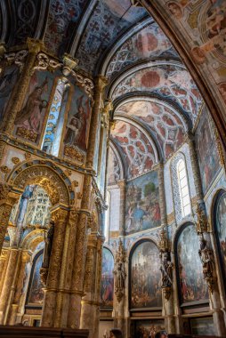 Tomar, Portekiz - 2 Haziran 2024 - Portekiz Tapınak Tarikatı 'nın eski ana manastırı Tomar' daki Kristo Kongresi 'nin bir parçası olan Charola' da ünlü bir papaz evi