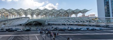 Lisboa, Portekiz - 3 Haziran 2024 - Modern tasarım tren istasyonu Lisboa East, Portekiz 'in mimarı Santiago Calatrava