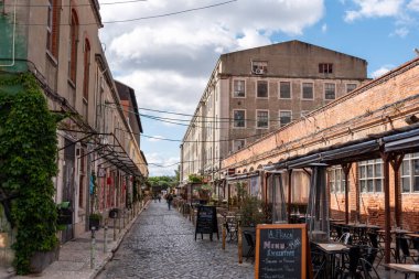 Lisboa, Portekiz - Haziran 04, 2024 - Rua Rodriguez de Faria Lizbon, Portekiz LX Fabrika Bölgesi