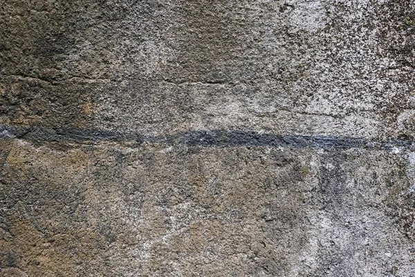 Oude Betonnen Muur Met Scheuren Zwarte Groene Schimmel Grunge Achtergrond — Stockfoto