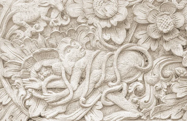 Ivory Color Carving Flowers Monkey Concrete Wall Bali Indonesia — Fotografia de Stock