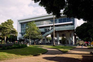 Pereira, Risaralda, Kolombiya - 28 Nisan 2023: Megacable hava kablo terminalinin inşası, Pereira kentsel taşımacılığı.