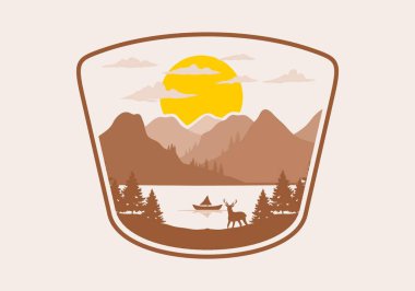 Gölün arkasındaki dağ manzarası. Bir sürü çam ağacı ve bir geyik çizimi.