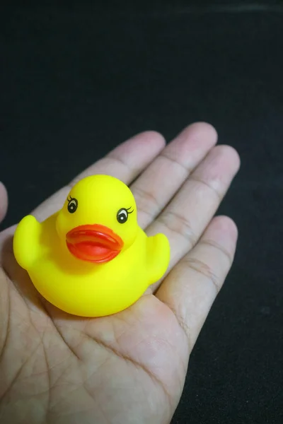 Photo Cute Little Yellow Toy Duck Red Lips — Stock Photo, Image