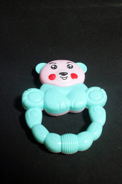 Ein Foto Eines Rosa Blauen Babys Mit Spielzeug Mit Clownsgesicht — Stockfoto