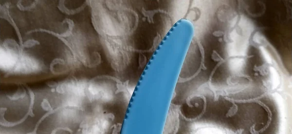 Фотография Ножа Резки Стейка Голубого Цвета Сделанная Пластика — стоковое фото
