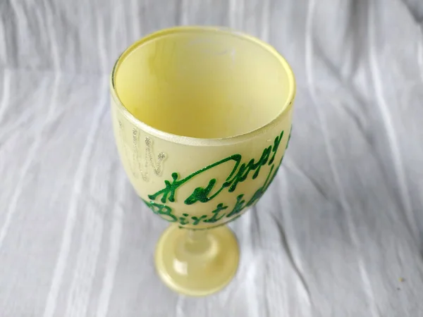 Una Foto Una Copa Vino Con Color Crema — Foto de Stock
