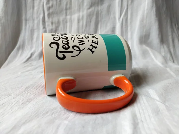 Фото Стеклянной Кружки Кофе Чая Белого Оранжево Голубого Цвета — стоковое фото