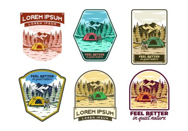 Doğada kamp yapmak. Klasik açık hava illüstrasyon rozet tasarımı