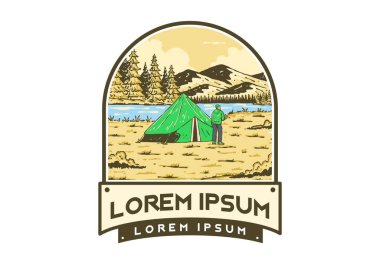 Nehir kenarındaki kamp. Klasik açık hava illüstrasyon rozet tasarımı