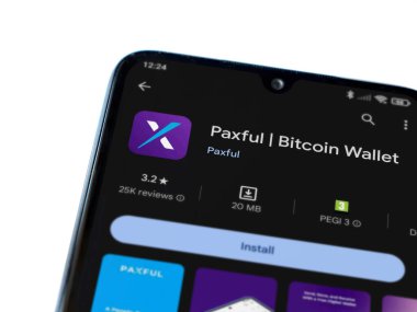 Lod, Israel - 16 Temmuz 2023: Beyaz arka planda akıllı telefon üzerine acınası bir uygulama oyun mağazası sayfası. Üst görünüm düzlüğü kopyalama alanı ile yatıyordu.