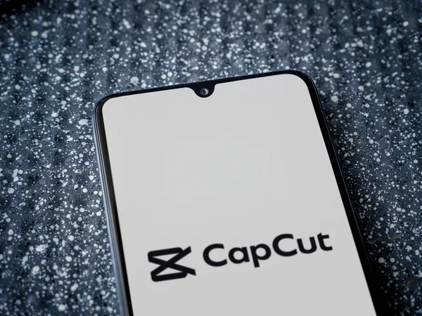 Lod Israël Juli 2023 Capcut App Lanceert Scherm Smartphone Metalen Rechtenvrije Stockfoto's