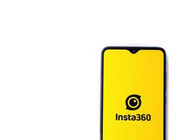 Lod, Israel - 16 Temmuz 2023: Insta360 uygulamayı beyaz arkaplanda akıllı telefondan çalıştırma ekranı..