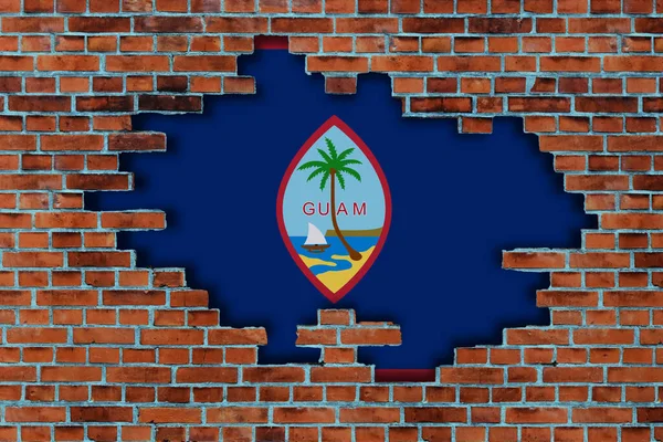 Flagge Von Guam Hinter Dem Gebrochenen Alten Steinmauer Hintergrund — Stockfoto
