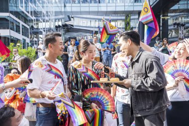Bangkok, Tayland - 4 Haziran 2023 Siyam Merkezi The World of Freedom and Pride 2023, Tayland 'ın başbakan adayı ve büyük bir Tayland siyasi partisinin lideri.