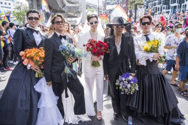 Bangkok, Tayland - 4 Haziran 2023 Siyam Merkezi Özgürlük ve Gurur Dünyası 2023, İnsanların kısa eylem ve atmosferi kutlamalara katılıyor.